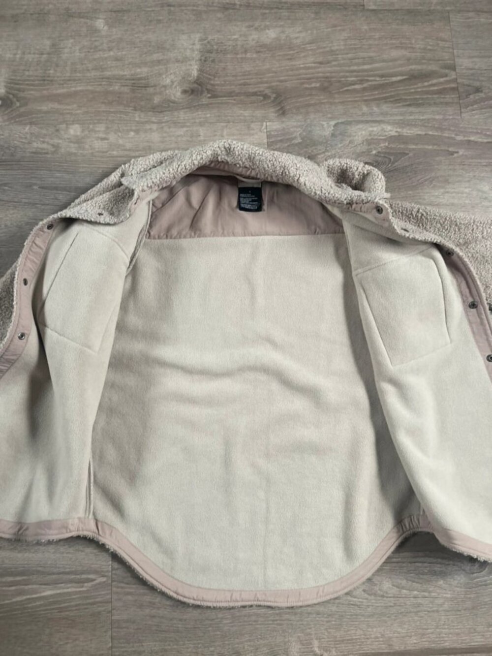 Vuori Sycamore Sherpa Snap Pocket Shirt Jacket Dark Salt Beige Women's Size S - Picture 3 of 9